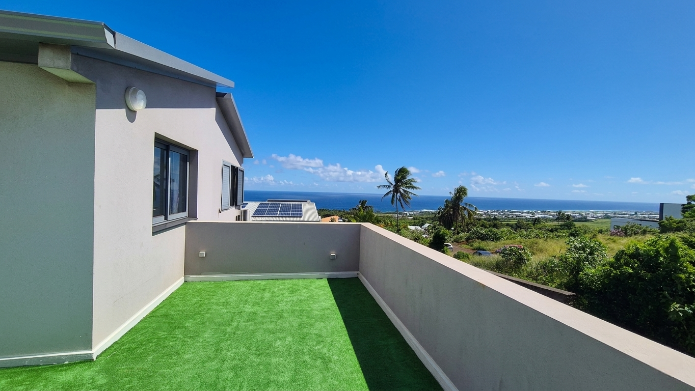 SAINT-PIERRE/ Villa + piscine avec dépendance louée
