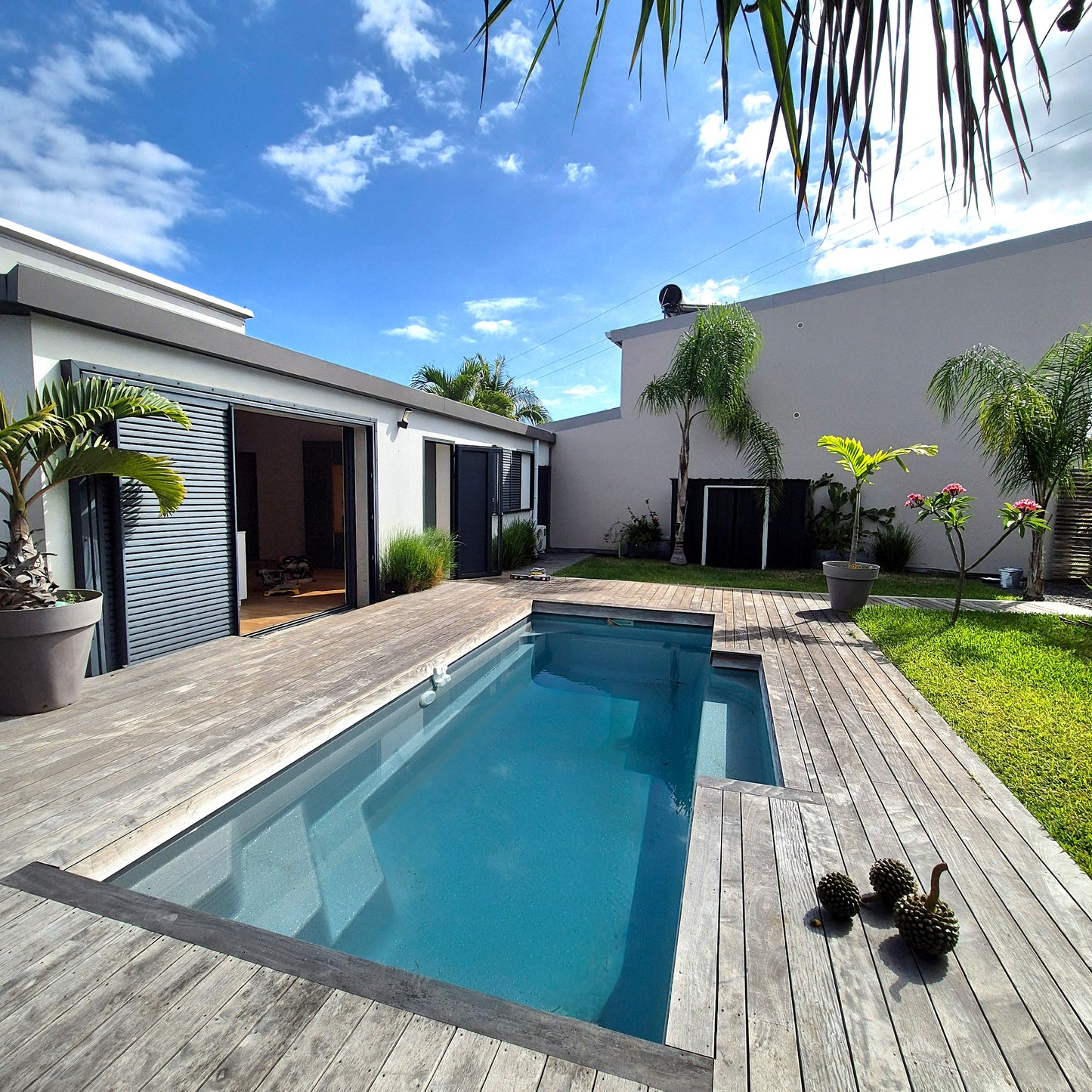 SAINT-PIERRE/LIGNE PARADIS Maison de charme rénovée + piscine