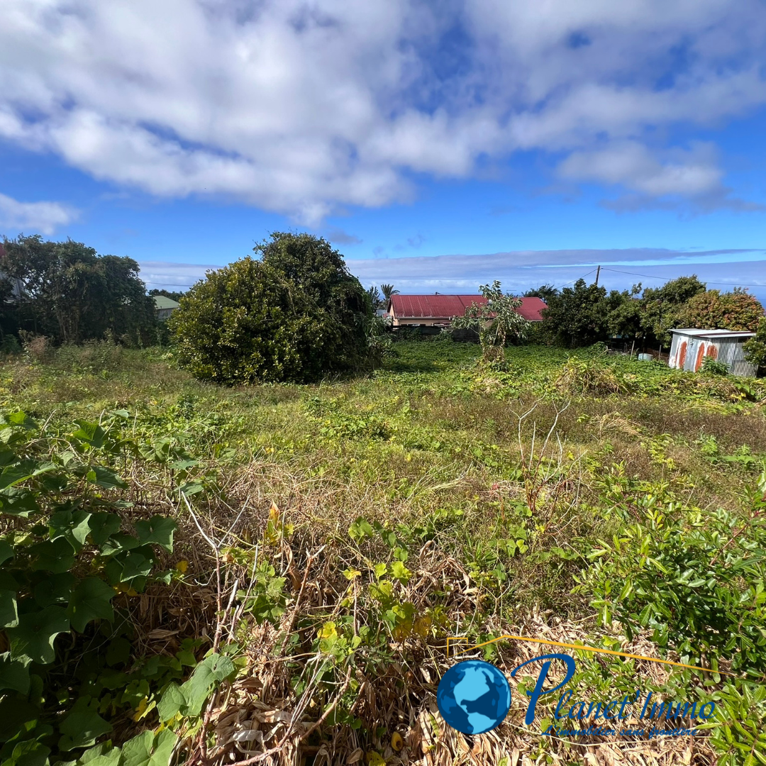 SAINT-JOSEPH/TERRAIN CONSTRUCTIBLE 738 m2