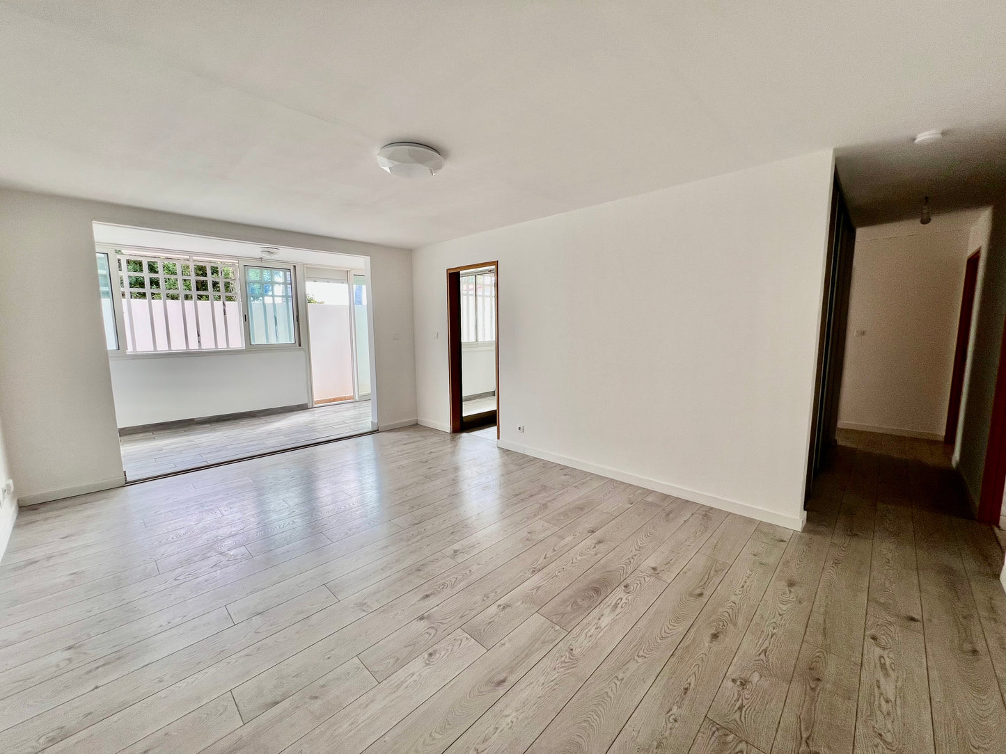 SAINT-DENIS-LA MONTAGNE/ APPARTEMENT T4 REZ DE JARDIN
