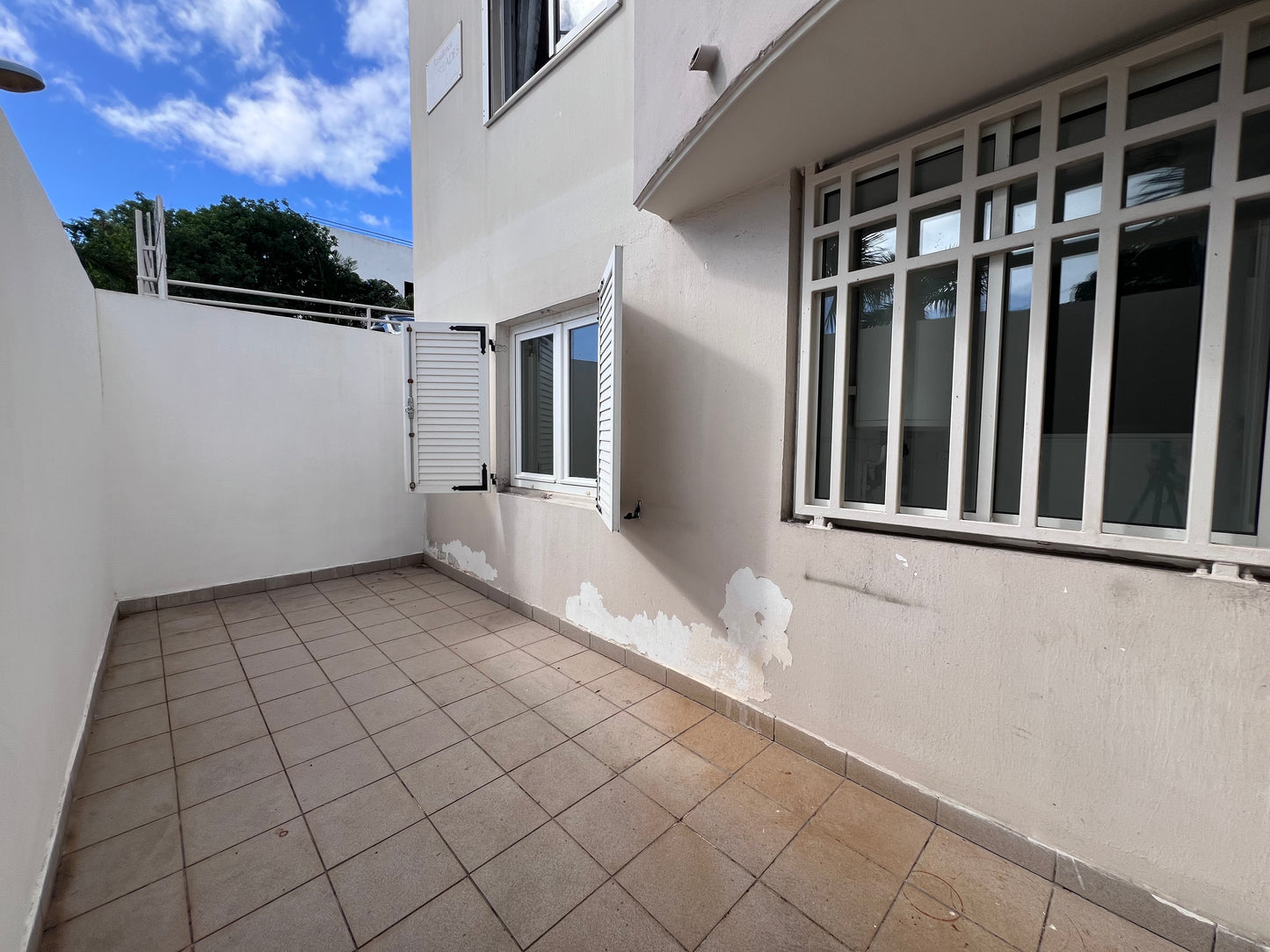 SAINT-DENIS-LA MONTAGNE/ APPARTEMENT T4 REZ DE JARDIN