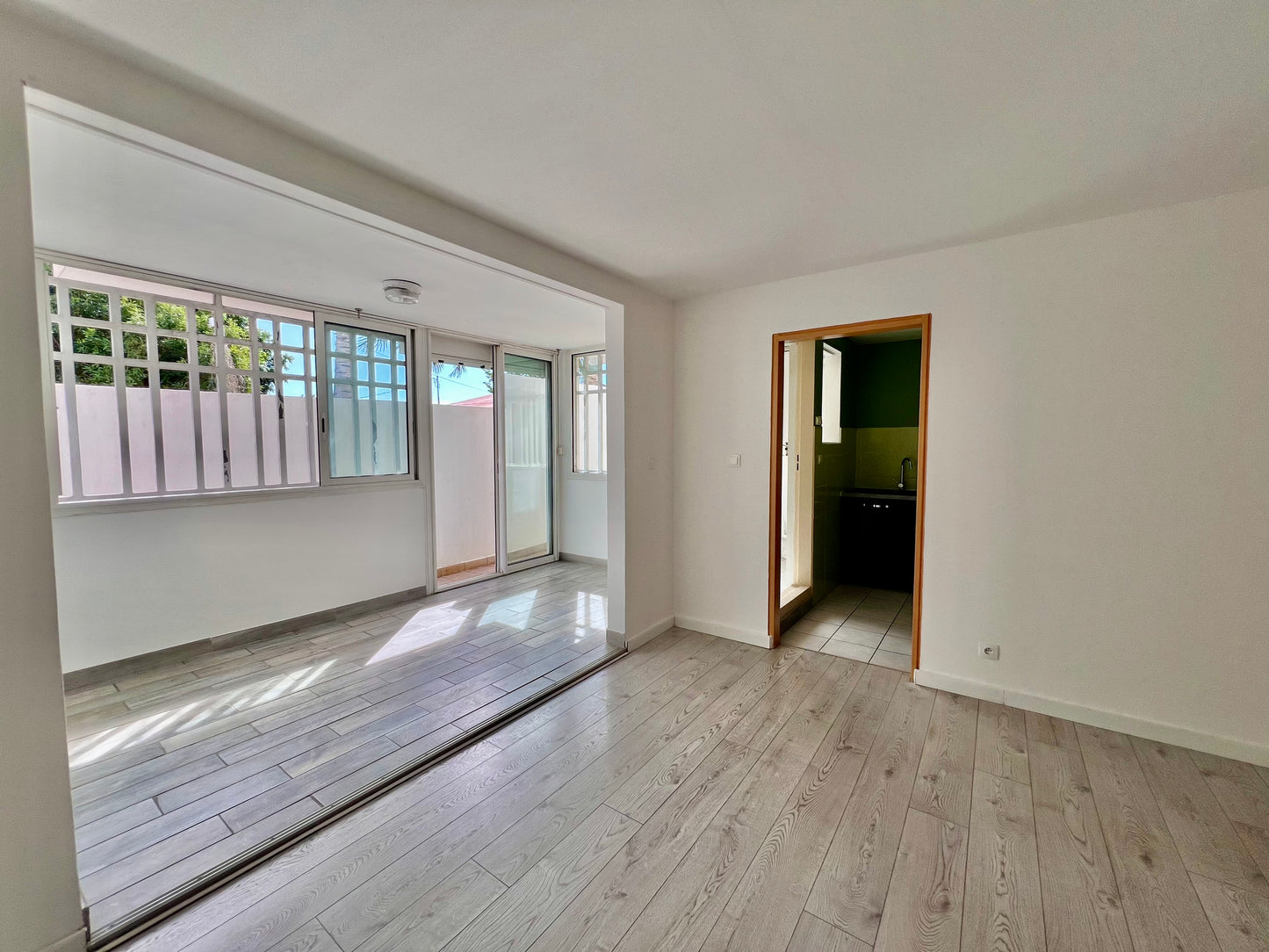 SAINT-DENIS-LA MONTAGNE/ APPARTEMENT T4 REZ DE JARDIN