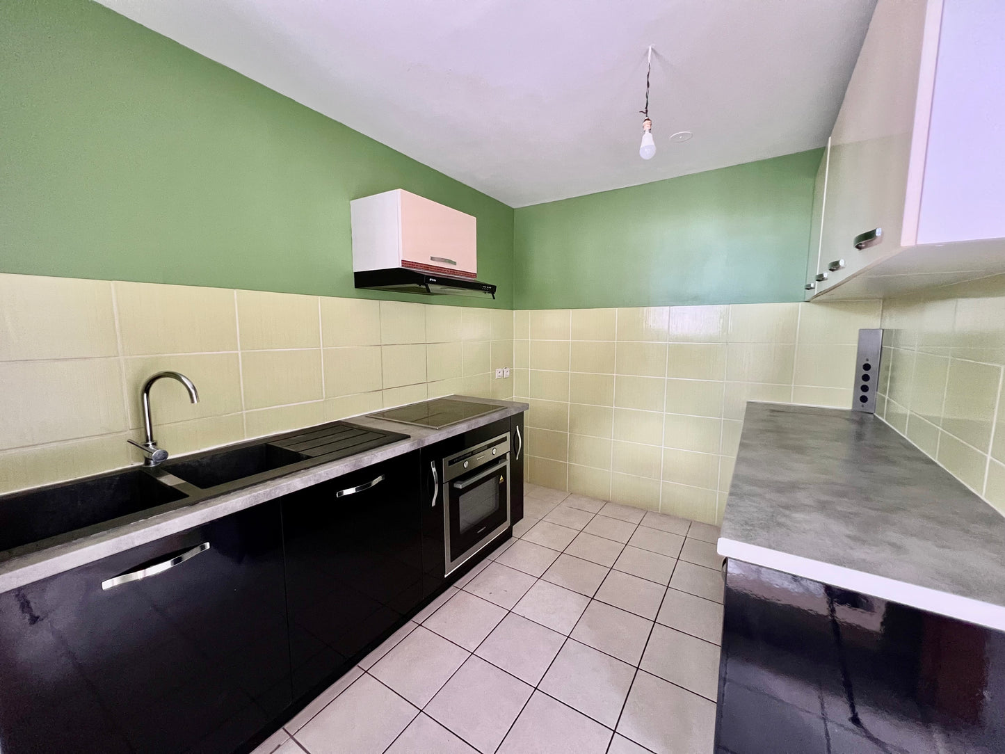 SAINT-DENIS-LA MONTAGNE/ APPARTEMENT T4 REZ DE JARDIN