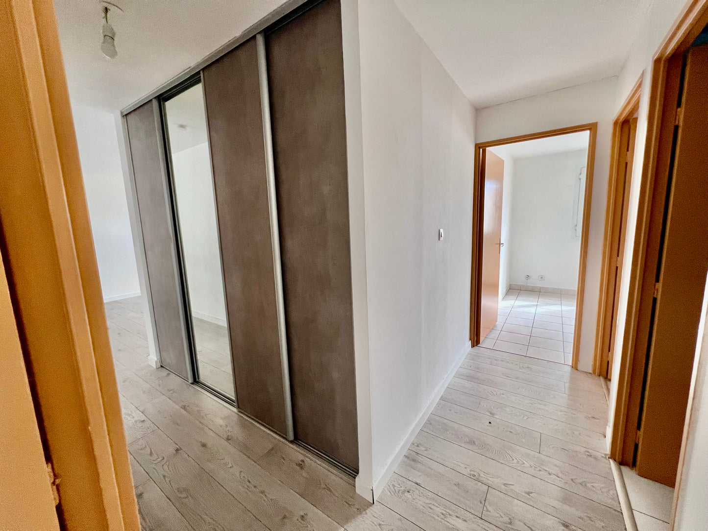 SAINT-DENIS-LA MONTAGNE/ APPARTEMENT T4 REZ DE JARDIN