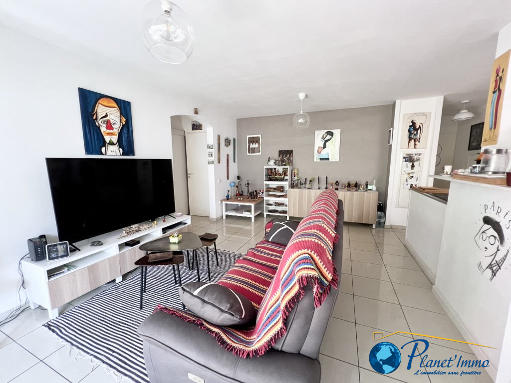 SAINT-DENIS / BEL APPARTEMENT T3 PROCHE DU CENTRE