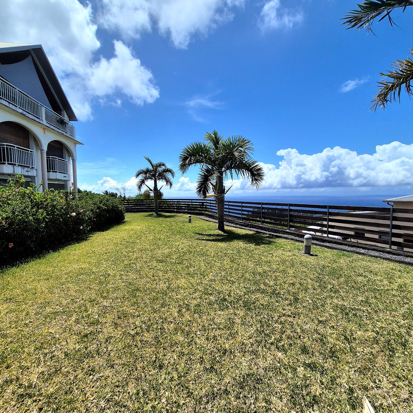PETITE-ILE/APPARTEMENT DE STANDING AVEC VUE INCROYABLE SUR L'OCEAN