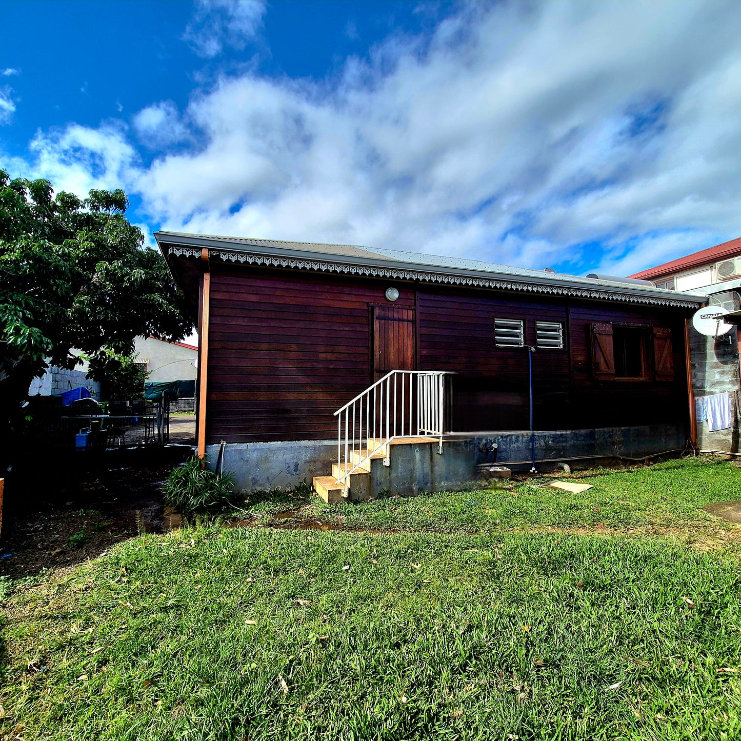 SAINT-PIERRE/MAISON CREOLE 64M2-300M2 JARDIN