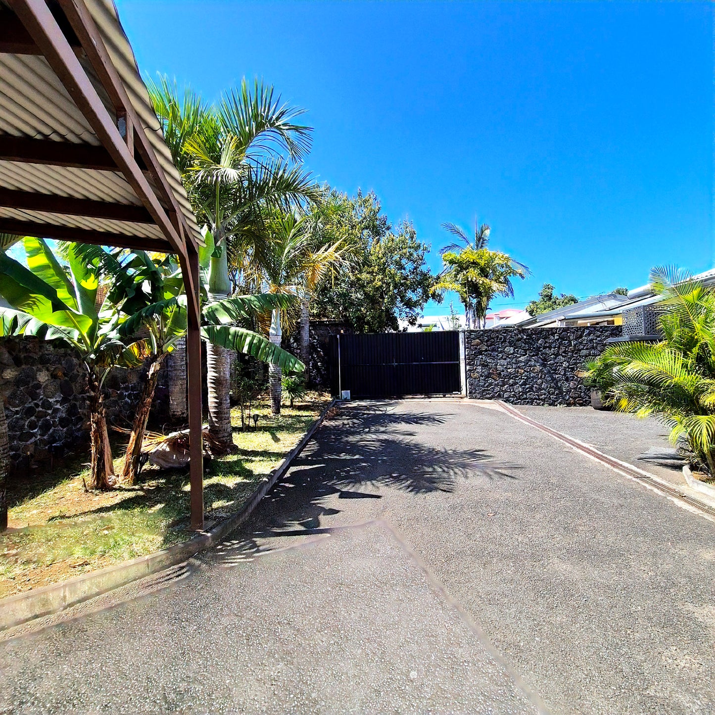 SAINT-PIERRE/ Magnifique villa avec piscine chauffée