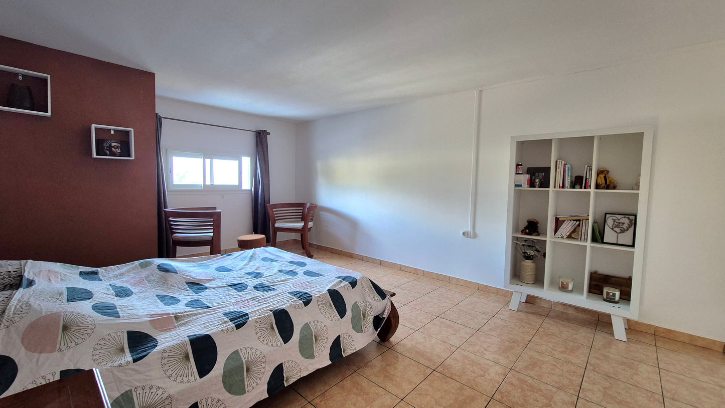 SAINT-JOSEPH/MAISON FAMILIALE SUR UN TERRAIN DE 380M2