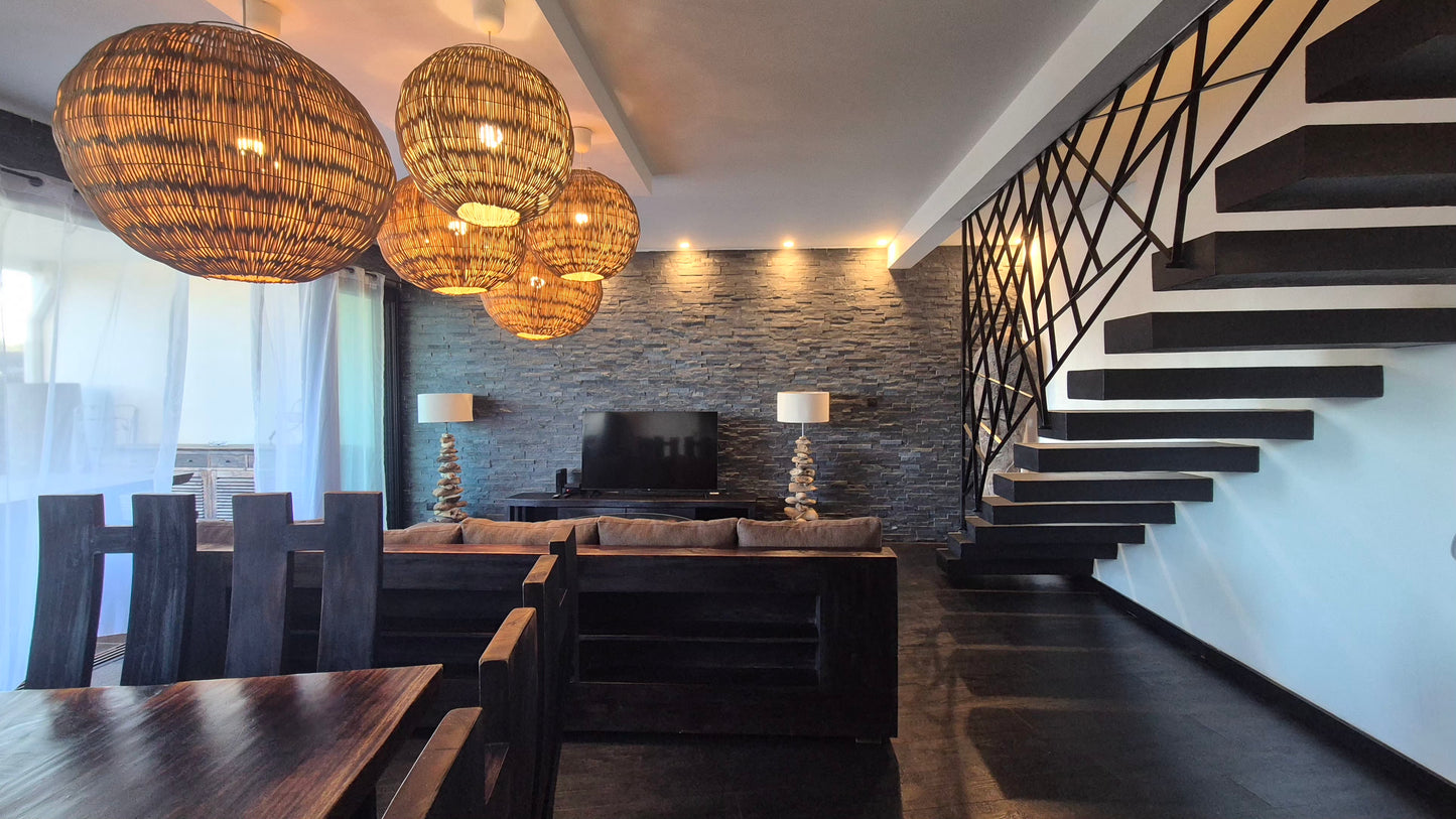 SAINT-PIERRE/ VILLA CONTEMPORAINE AVEC PISCINE ACCES DIRECT A LA MER