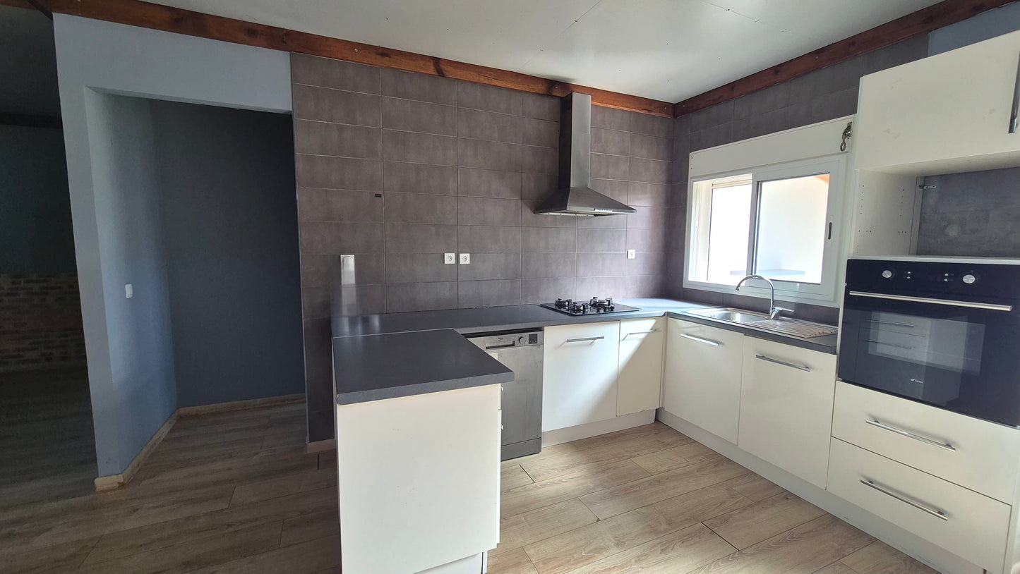 SAINT-JOSEPH/CHARMANTE MAISON 120m2 AVEC BEAU JARDIN DE 836m2