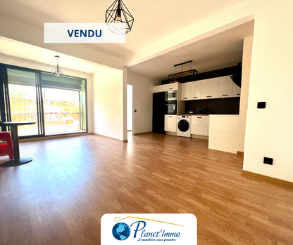 SAINTE CLOTILDE / APPARTEMENT REFAIT A NEUF
