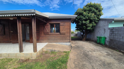 SAINT-PIERRE/JOLIE MAISON EN BOURBON BOIS 64M2 - 315 m2 PISCINABLE