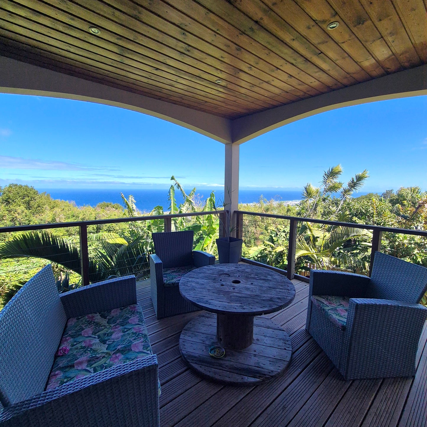 SAINT-PIERRE/Maison familiale Mont-vert les bas-Terrain piscinable