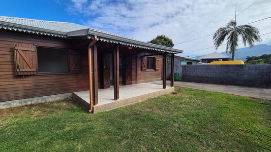 SAINT-PIERRE/JOLIE MAISON EN BOURBON BOIS 64M2 - 315 m2 PISCINABLE