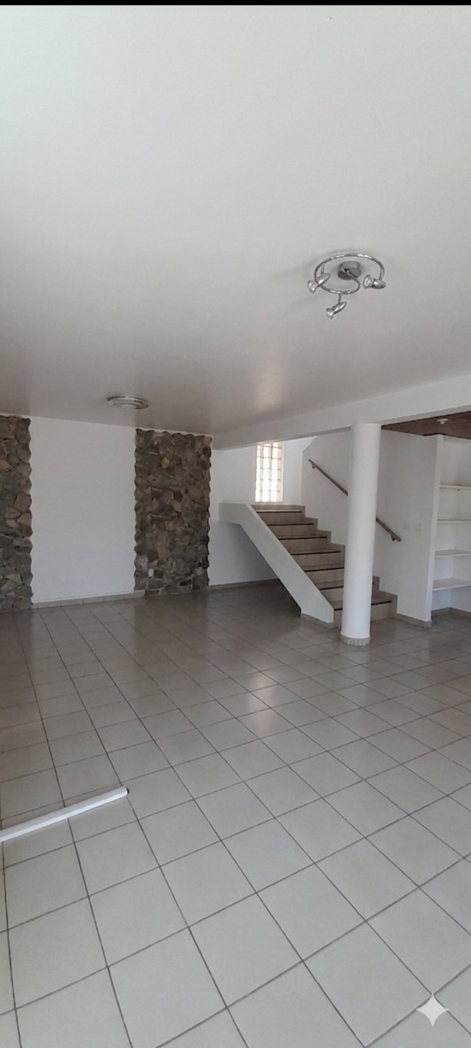 SAINT-PIERRE / MAISON 190m2 + PISCINE