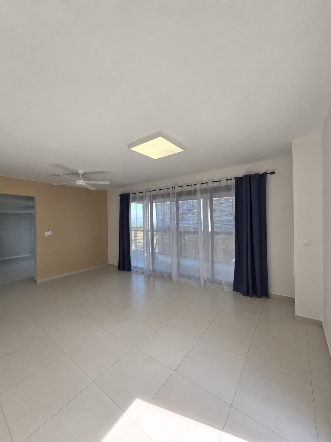 SAINT-JOSEPH / MAISON MODERNE + 263m2 TERRAIN