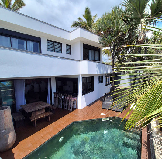 SAINT-PIERRE/ VILLA CONTEMPORAINE AVEC PISCINE FACE A LA MER