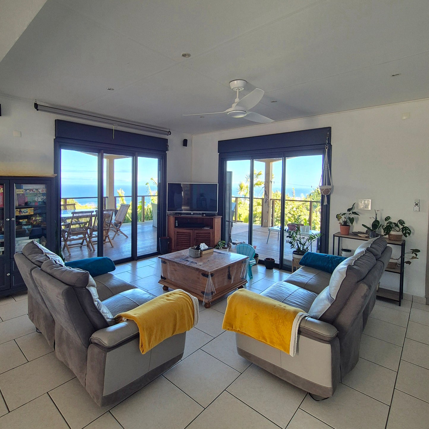 SAINT-PIERRE/Maison familiale Mont-vert les bas-Terrain piscinable