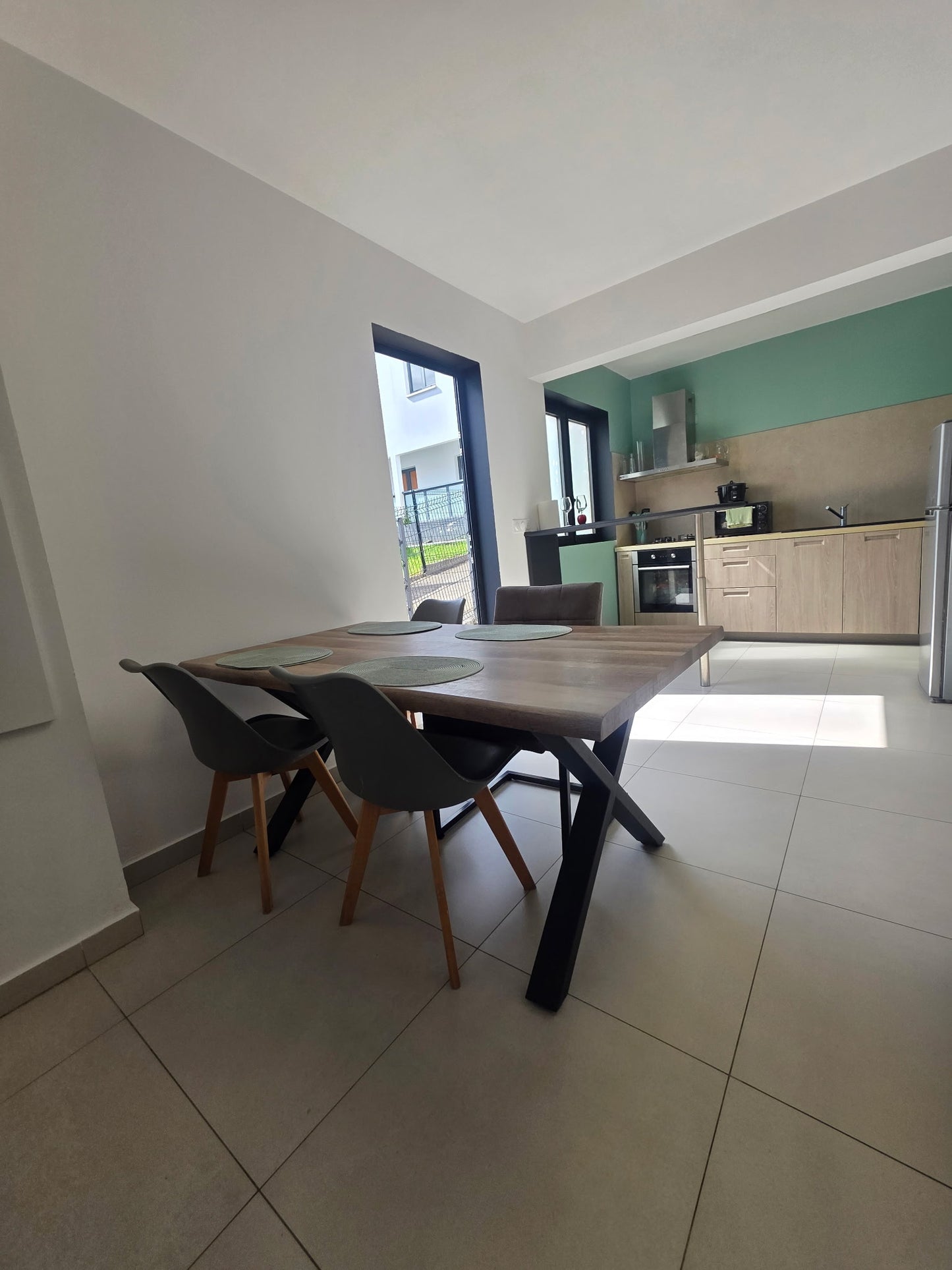 SAINT-JOSEPH / MAISON MODERNE + 263m2 TERRAIN